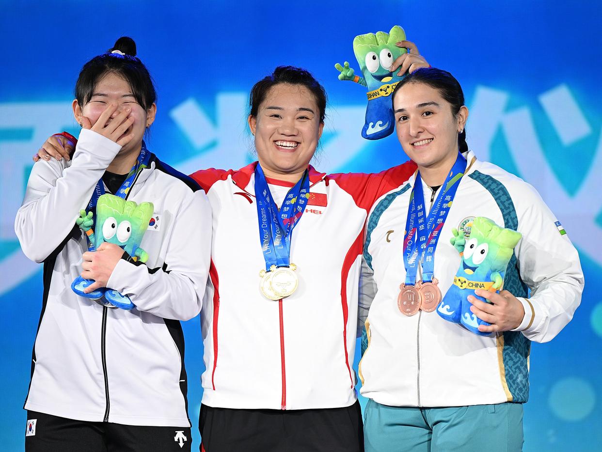 华体会登录-拉脱维亚举重选手喜获银牌,激动领奖的简单介绍  第2张 华体会登录-拉脱维亚举重选手喜获银牌,激动领奖的简单介绍  第2张