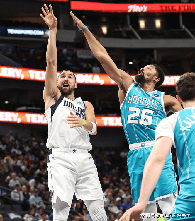 黄蜂爆冷法国男篮，波尔津吉斯爆发神勇的简单介绍  第2张